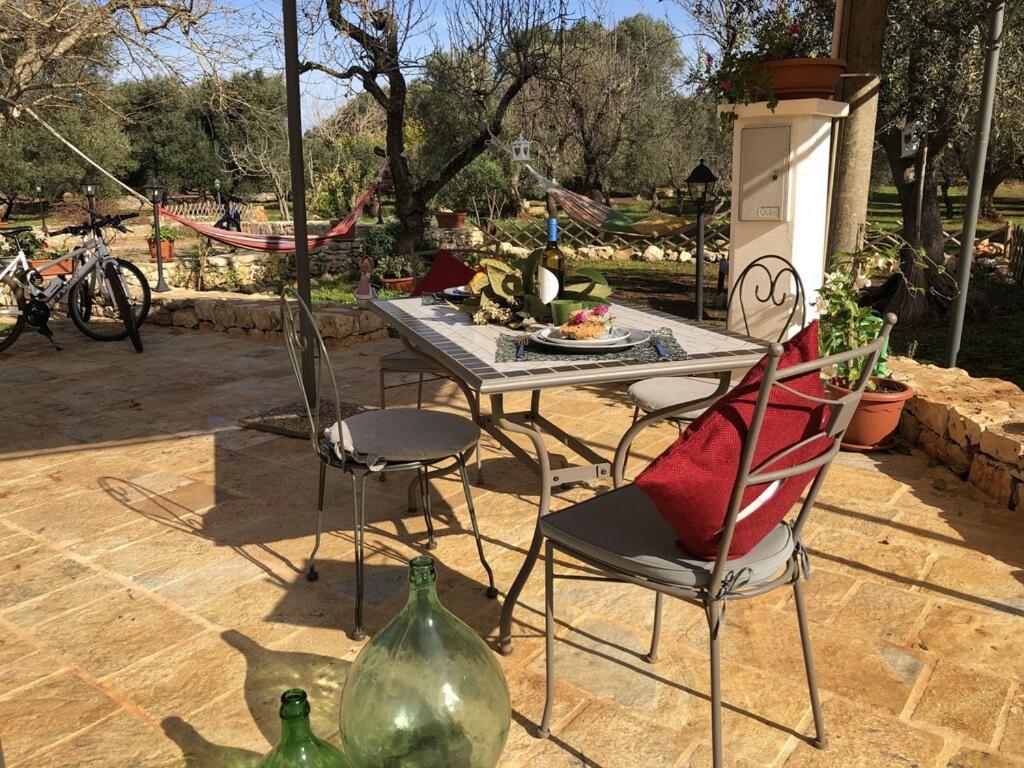 Chateaux Des Trulli San Michele Salentino Exterior foto